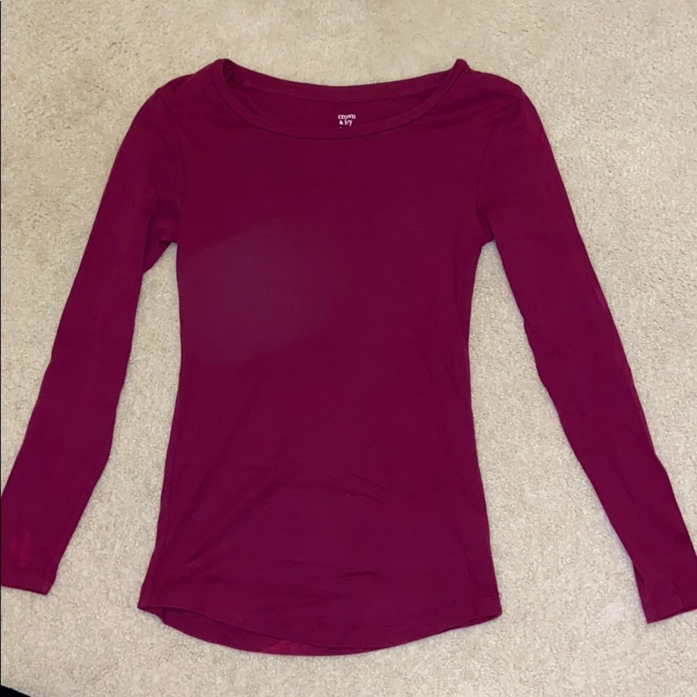 long sleeve xs crown and ivy